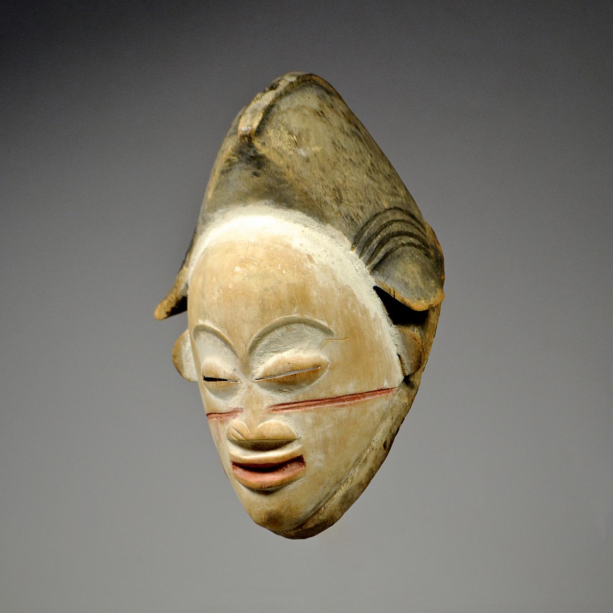 PUNU MASK Okuyi 