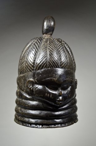 Bundu mask from the Sande Society 18